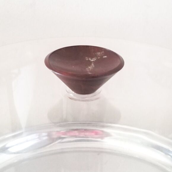 Vintage cake plate with plastic top metal base - Picture 8 of 8